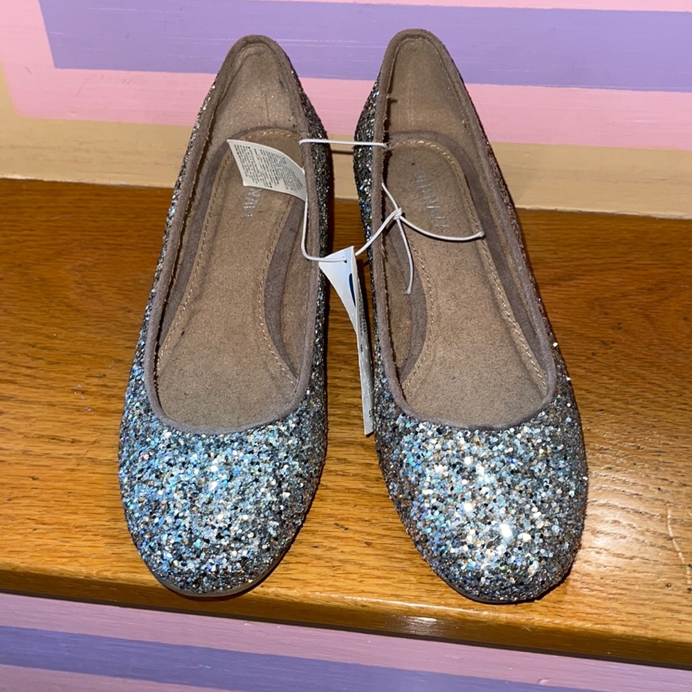 Old Navy woman’s sparkle shoes size 6